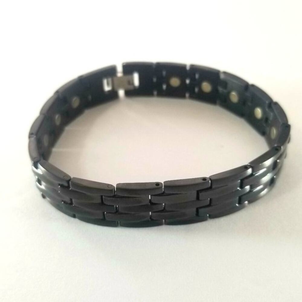 New stainless steel magnetic bracelet 8.5 inches